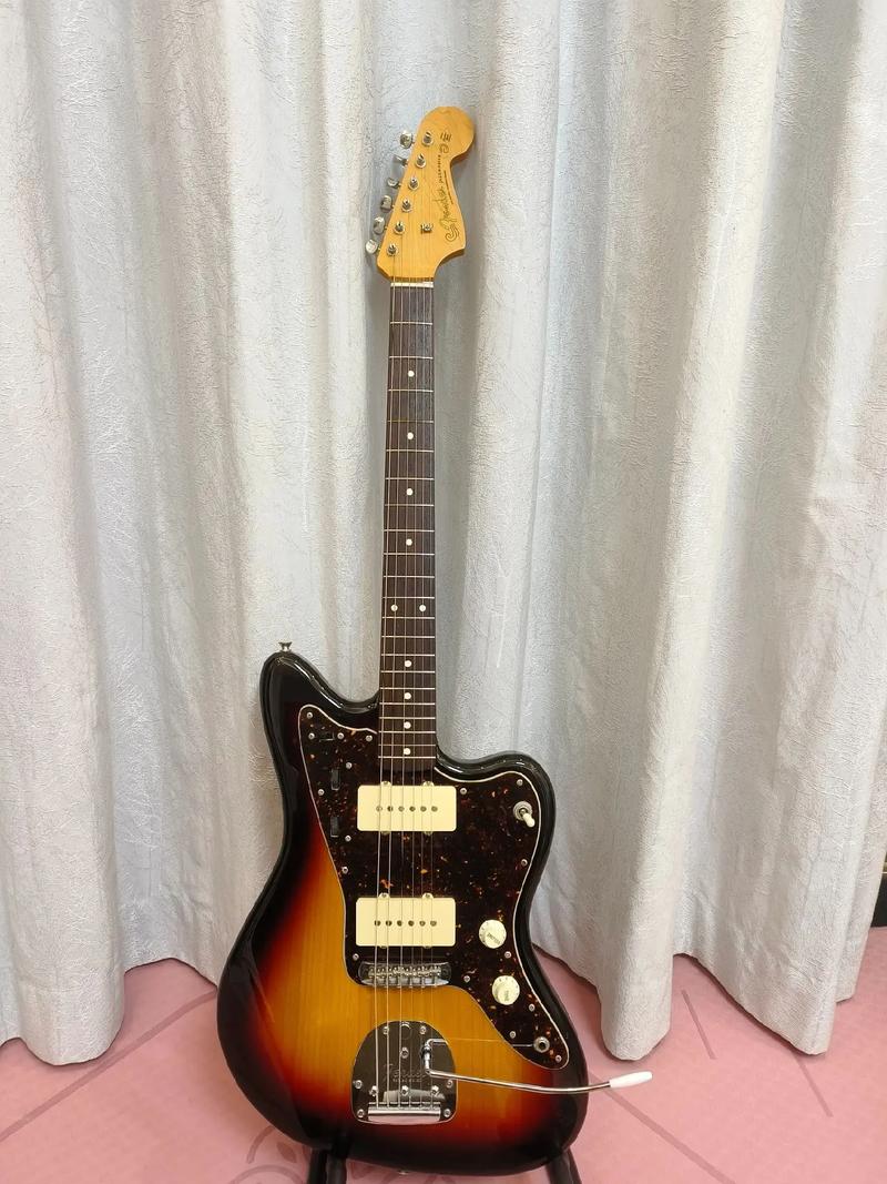Jazzmaster 系列——拥有独特琴体设计和音色的吉他系列